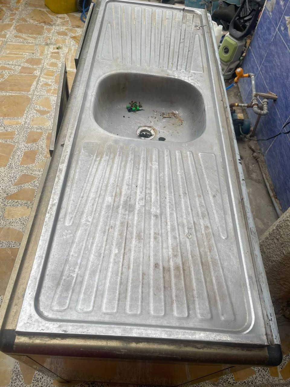 سنك السعر 80 الف
كتور  الصغير ب125 الف 
الكنتور  الكبير 175 الف 
 بيهم مجال ***********
