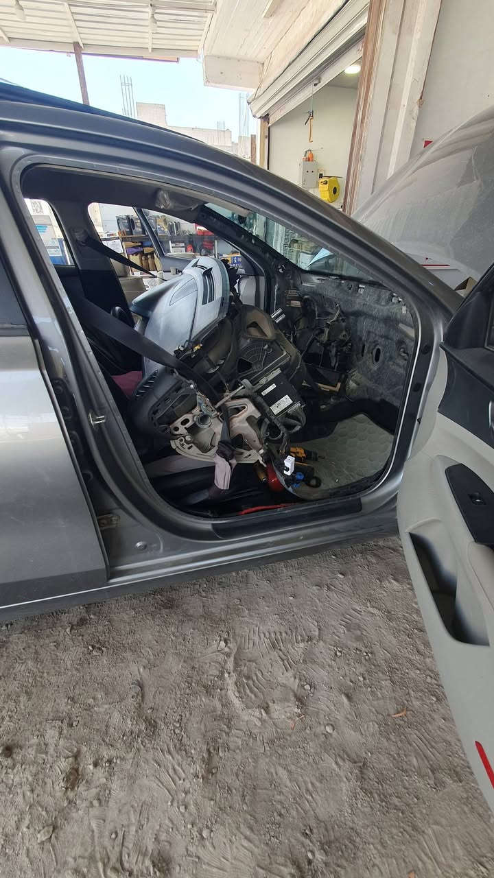 خدمات أيهاب لتبريد السيارات 
مستمرين بتفليش الاسعار رغم صعود جميع المواد
ستغلو العرض
فتح دشبول لجميع انواع السيارات بأسعار مناسبه 
ضمان حقيقي سنه كامله مع وصل الضمان
العنوان السماوه شارع الصياغ مجاور مركز زيوت المارد ومجاور غسل السيارات هاتف ***********_***********  بأداره أيهاب ضياء
