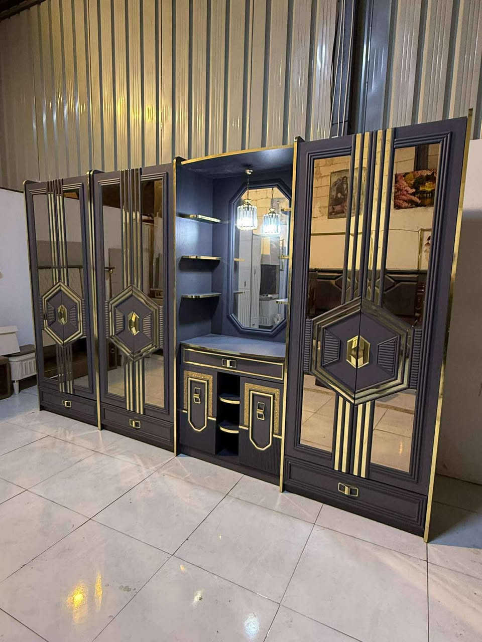 ✨ غرفة تركي 10قطع لون مميز تركي اصلي ✨
 سرير مخزن  ضهر بلوك
 قماش وتر بروف أصلي
✨ نظافة 95 /💯

🚚 شد ونقل مجاني داخل بغداد
📦 توصيل للمحافظات بكروه


**إذا كنت صاحب هذا الإعلان وتريد حذفه لأي سبب، رجاءا أرسل رسالة إلى الدعم الفني**