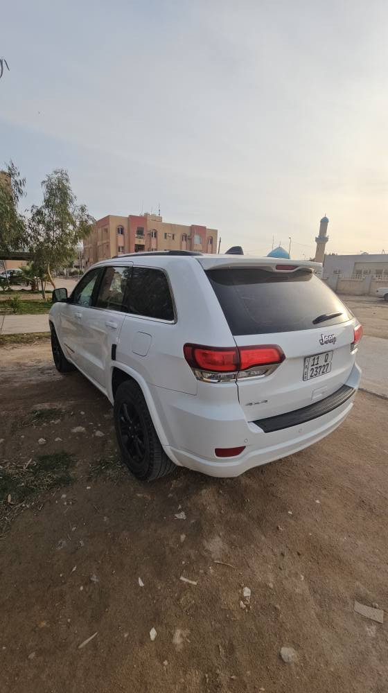 شيروكي موديل ٢٠٢١ وارد امريكي ضرر ٤ قطع (بنيد . جاملغ وباب ) ماشي ٥٣ كيلو 
موصفات 
تشغيل عن بعد 
جنطه كهرباء 
كشنات جلد 
حساسات 
كامرات خلفيه 
نقاط عمياء 
كير و محرك وحداديه مشروط 
سعر على خاص . او رساله . لايوجد واس اب 
*********** النجف, العراق
