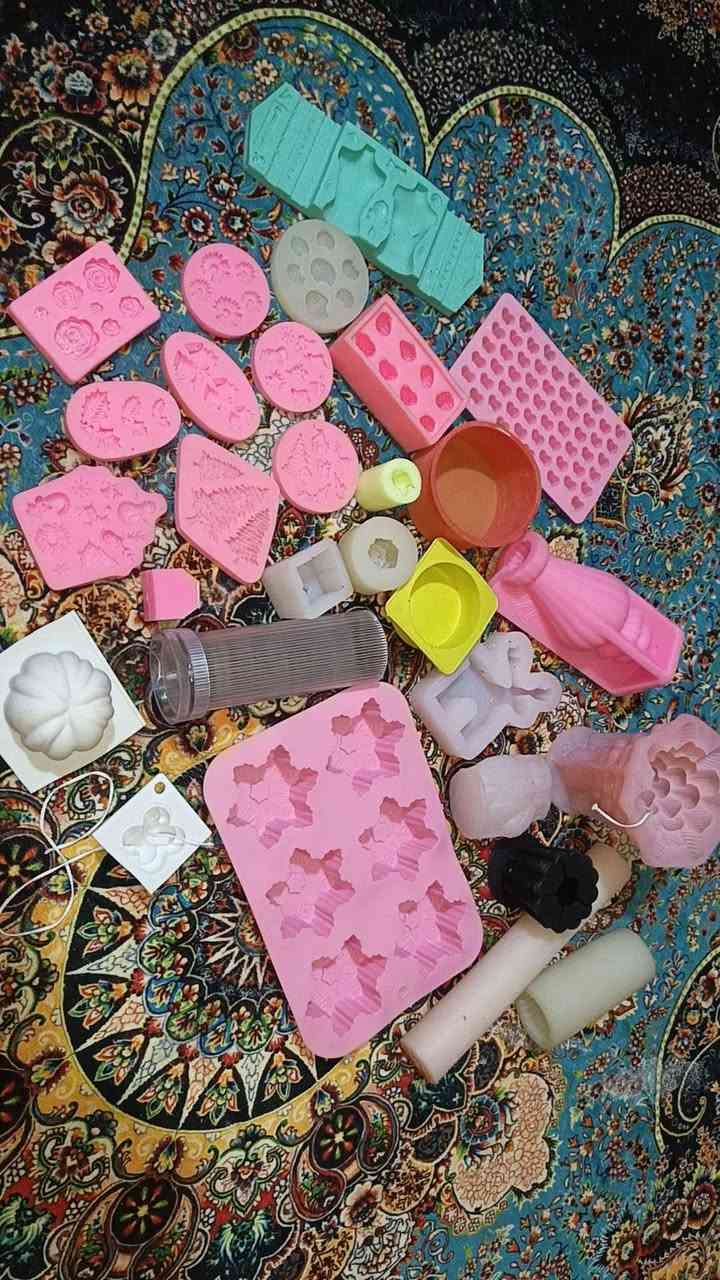 للبيع القوالب الوردي نظافتهم 100٪ كلهم جدد وقوالب الريزن مستعملات قليل وبعد اكو قوالب حلقات ريزن جدد وقالب نفاضة ريزن وقالب تعليقات سيارة ممصورتهن


**إذا كنت صاحب هذا الإعلان وتريد حذفه لأي سبب، رجاءا أرسل رسالة إلى الدعم الفني**