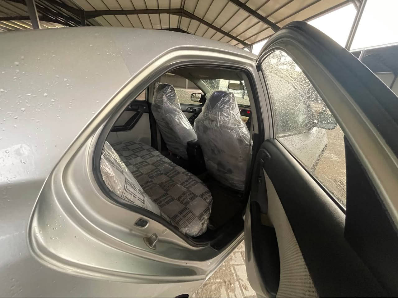 kia forty 
2010
گێڕ عادی 
رەسمی سونەرم داناوە بویاخی هەیە بەبێ ناو گرتن
گیرو مەکینە بە شەرت 
تەبرید ساردو گەرم بەشەرت 
زۆر پاک و بی مەسرەفە 
شان و سەقفی کالبونەوەی هەیە لەزگەی لیدراوە 
سعری ٦٣ گەڵاو مەعامەلە 
***********
وەتسئەپ و ڤایبەر 
لە سلیمانیم السليمانية, العراق
