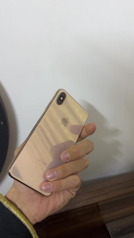 للبيع آيفون اكس إس ماكس
شاشه بلادي 
🔋78%بلادي 
ذاكره 256
سعر 210بي مجال 
مبدل مايك ودكمه صامت فقط الباقي بلادي 
للاستفسار ***********
