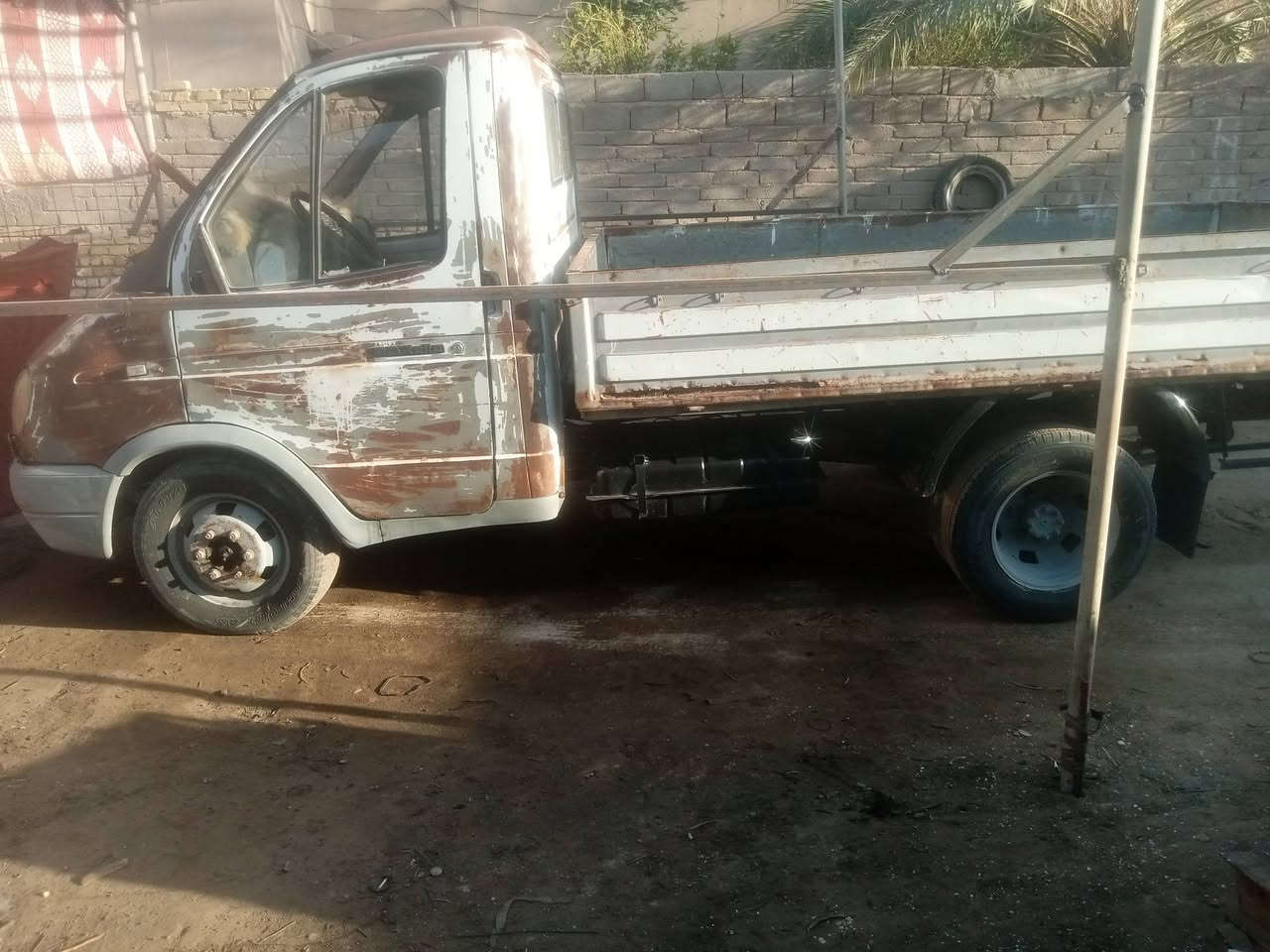 السلام عليكم سيارة روسية مكينة كير اكسل تخم تاير مكينة بلادية بيهة خيط بخار رقم بغداد سنوية مار عليهة سنة              العنوان واسط قضاء الموفقية حي الامام علي قرب حسينية البدري  للاستفسار ***********/***********
