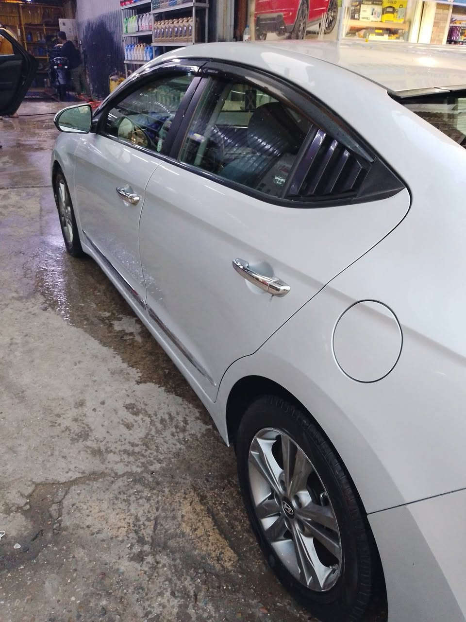 الانترا موديل 18 وارد امريكي رقم بغداد دولي سنويه لل 28 تحويل مباشر مكينه كير عل شرط صدر جديد دواخله حلوه 
حادثه بسيط بدون دواخل بجم كبس 
المواصفات 
 1، مكينه 2000
2, كير اي تي المرغوب 
 3شاشه كبيره تدعم الكار بلي 
4,مانع انزلاق 
 5,رادار جانبي 
6، تحكمات ستيرن جهتين 
7، ويل كب بلادي 
8,كير أوت +كير عادي رياضي 
9، حاكيه بلوتوث 
وبعد بيه هواي مواصفات مكاني بغداد صور الحادث مرفقه ويه الصور الاتصال ع الرقم الوات ساب ***********
