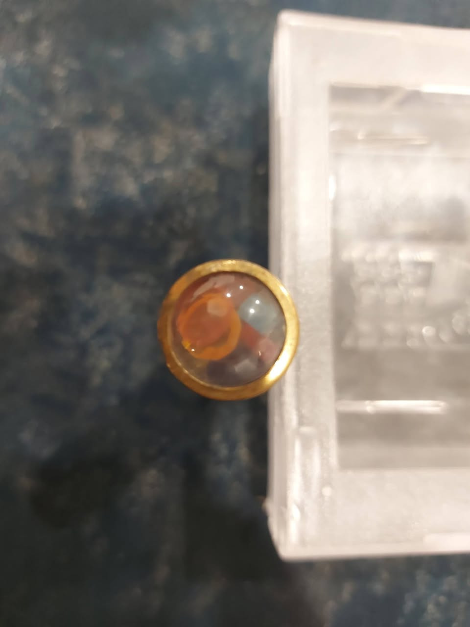 قطعة بهذا الشكل صناعة انكلترا 
تظهر اشكال لانهائية تتغير مع الحركة


**إذا كنت صاحب هذا الإعلان وتريد حذفه لأي سبب، رجاءا أرسل رسالة إلى الدعم الفني**