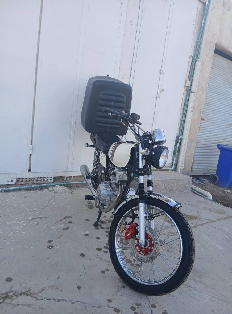 السلام عليكم دراجه اربعه كير نامه مديل 23 نضيفه وحلوه ومامعتازه شي مال بيت وشادله صندوق مجرد للمسواك البيت الماطور نضيف كلش وسله مالته الاصليه هم موجوده الدراجه دسك بلادي اصلي  الدراجه أوراق كامله واصوليه وكيله العارضي
التواصل عل رقم او عل خاص ***********   السعر 850 وبيه مجال قليل
