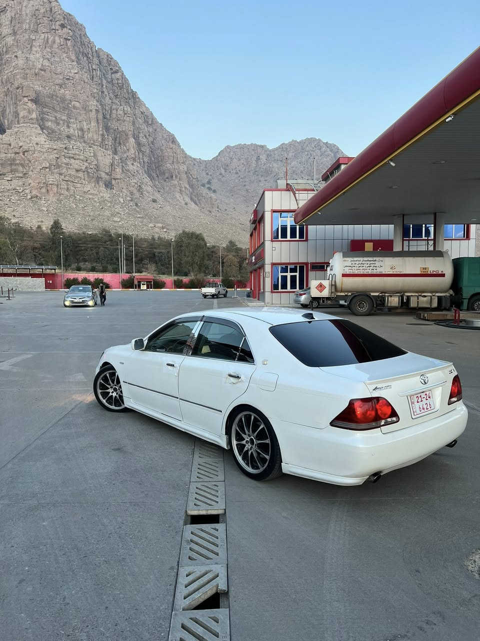 Toyota crawn 2007 athlete 
شاهینە 184🦍🔥

نمونە لە جوانی 

حەتەلە مارسیدز

ئاوێنە شەفت 

شاشەو کامێرا

سێ دوگمە 

دوو کوشن کارەبا

سوکان خەزن

سوکان ڤۆلیۆم

 لایتی ناوچەی کوێر

بلوتوز

دەشبولی لە ساخێک جوان ترە

ناسیو فولی کراوەبە زینۆن 

چواری کامل کراوە بە سپی بە گڵۆپی سەر چەمەلەخەکانیشەوە 

سەیارەکە بیانو بڕە ماڵی دۆستە 

دوو ڕەنگی بە شەرت 

سەقفو دەحمو لێدراو بەشەرت 

گێڕو مەکینە بە شەرت

دو تایەی دواوەی تازە بۆ بەستراوە جوتەکەی بە 180 هەزار

دو تایەی پێشی برجستۆنی ئەسڵی لەسەرە

سەیارەکە کامل جائیزە 

وەختێک سەیارە نەبو لە تەکیا بڕوا بەڵگەشمان لایە و ئێستاش لە قوەت نەکەوتوە بەس سەحەبەکەی زەختو شتی لێ ناکات بەشەرتی قوەتی خەیاڵی 

تب: سەیارەکە ویلێکی دواوەی تۆزێک خوارە

نرخی  51 محامەلە

ڕەحمەتی خوات لێبێ موشتەری نیت سەرم مەهێشێنە هەمو تەفاسیلەکەی نوسراوە

0778 179 8231 ڕەقەم تەلەفۆنو واتسئەپیشی لەسەرە🖤
