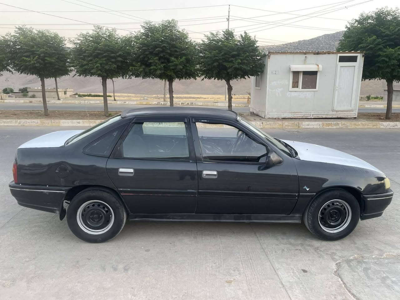 ئوپڵ فیکترا مۆدیل 92مــەکینە 20 ئاڕم هەولێر گێڕو مەکینەو توندوتۆڵی وکارەبای و هەموشتێکی بەشەرت زۆر مەزبوتە دەعم ولێدراو خایس و ڕزیوی نیەعارەبانەو سەردەبڵی خایس و چاکردنی نیە  موسو بڕاوەو وەرگەڕان  بەشەرت  سەقفی بەس کاڵ بونەوەی هەیە دەشبول وبەردەرگاو ناوی جوانە 2تایەی پێشەوەی تازەن تەنها 16گەڵا شوین دەوروبەری ڕانیە ***********فایبەر واتساب رانية, السليمانية
