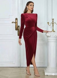 ملابس بنات • آخر قطعتين • شامل التوصيل