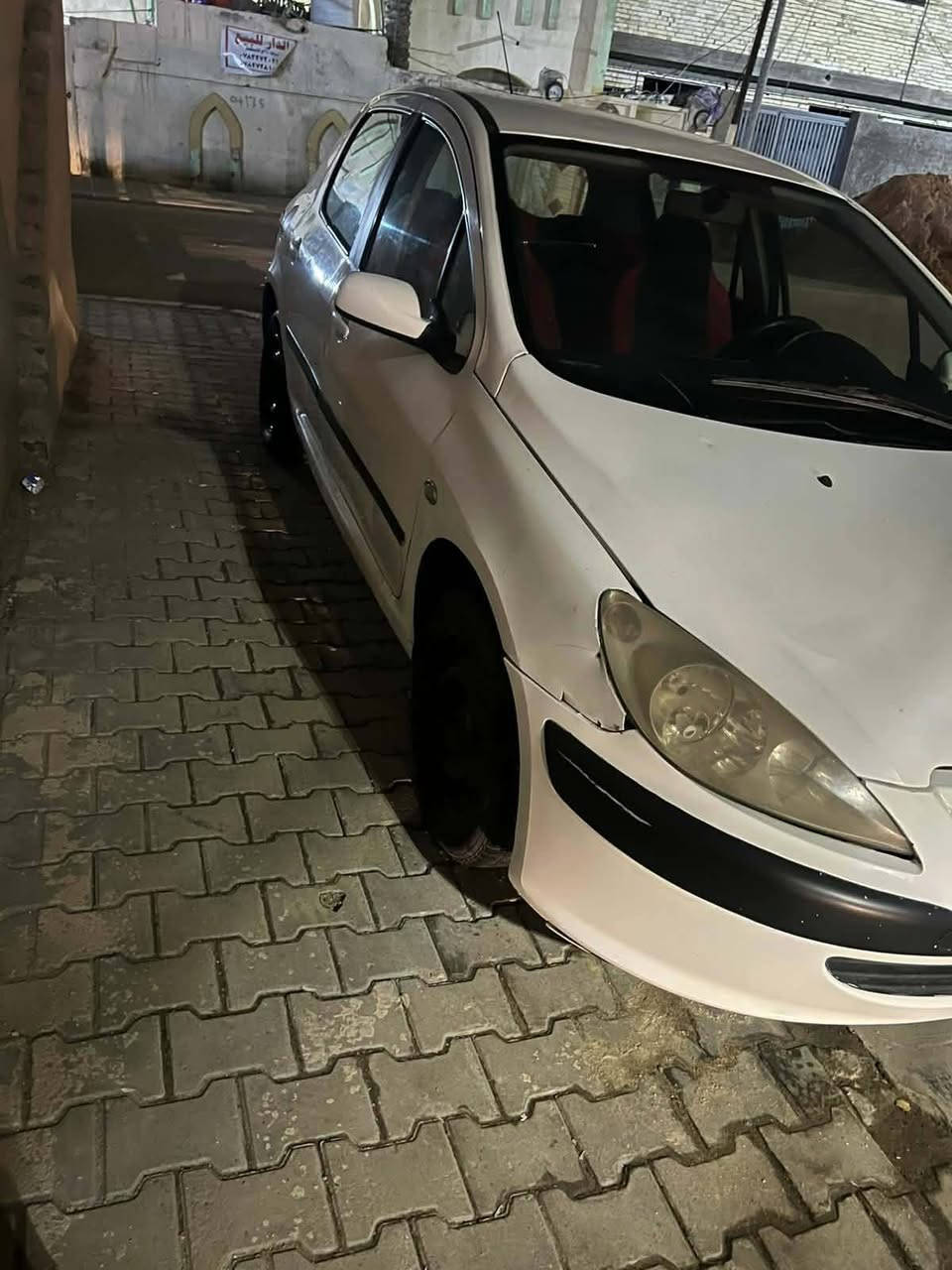 سلام عليكم سياره بيجو فرنسي 307  مديل 2004  رقم نجف  السعر 40  ***********
