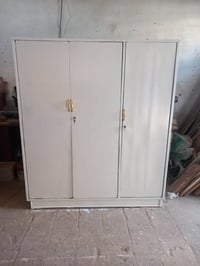 كنتور ٣ باب ابيض مستعمل السعر ١٩٠ وبي مجال العنوان بغداد الكرخ تقاطع د...