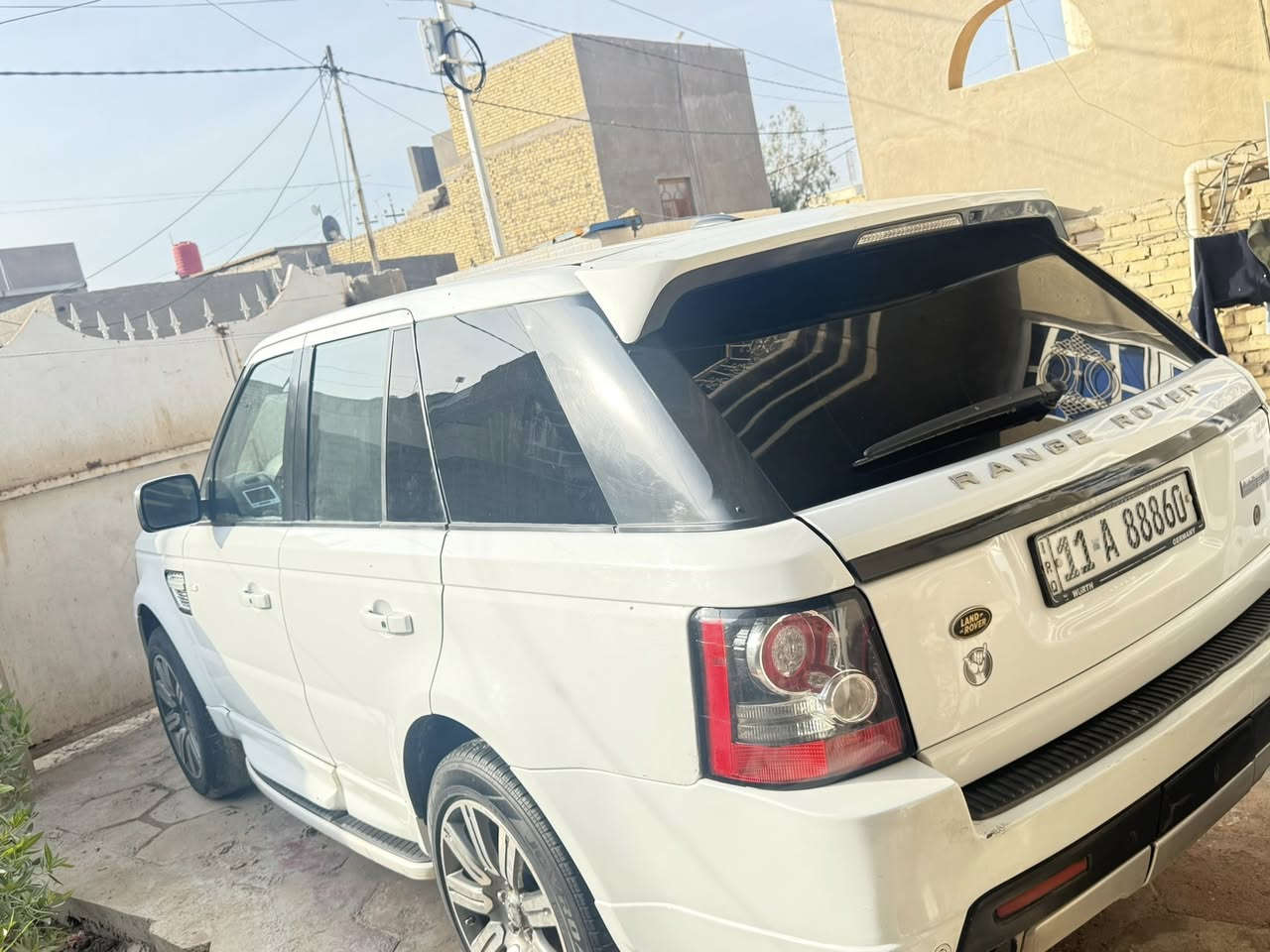 رانج موديل 11 مكينه 8 بدون سوبر. جوبلاسات تصعد وتنزل حداديه خير من الله سياره نقصها فقط طواحين ماشيه 130 سياره حيل نضيفه ‭0783 862 2406‬ مكان بابل
