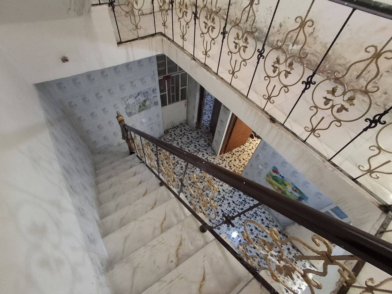 بيت ٧٥ للبيع خلفية طابقين يحتوي الطابق الاول على استقبال وغرفة  نوم ومطبخ وحمام خارجي وداخلي والطابق الثاني على غرفة كبيرة على طول غرفتين وحمام 
العنوان : ام نجم قرب اعدادية العراق 
الاستفسار : ***********
