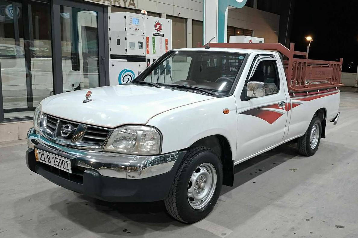 نیسان پیکاب  2013 رەقەم سلیمانی 
کارەبای و ساردوو گەرمی بەشەرت
بۆ بۆیاخ  رەسمی  سۆنەرەکەم داناوە  
بەشەرەتی ئەو سۆنەرە دەی فرۆشم  
چوار تایەی  لۆکی لە ژیرە
شتیکی زۆر پاکو  مالی دۆستە
گۆرینەوە ناکەم  
شوین سلیمانی

سـعـر : لە کۆمێنت داوابکە ڕاستەوخۆ بۆت دێت 📥 

تەحویل  خرامە بەشەرت 
سەنەوی سالیکە  بەسەر جوە 
گیرو مەکینەی بەشەرت 
تەقەو رەقە  بەشەرت 
هیچ کێشەیەکی تێدا نییە 

ژمارەی خاوەنەکەی 
***********
