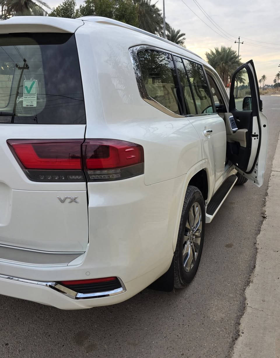 لاند كروز  موديل 2023  VX ساز فول مواصفات نضافة 1/1   رقم اربيل سيارة محرك 4000 تنفس طبيعي ماشية 65000 كيلو متر 3 شاشات الدعاميات والبنيد مغلف ppf تخم تاير جديد  مواصفات ال VX معروفة ميحتاجً اذكرهن  السعر73000 
مكان السياره الانبار / فلوجه
 للاتصال ***********
***********
