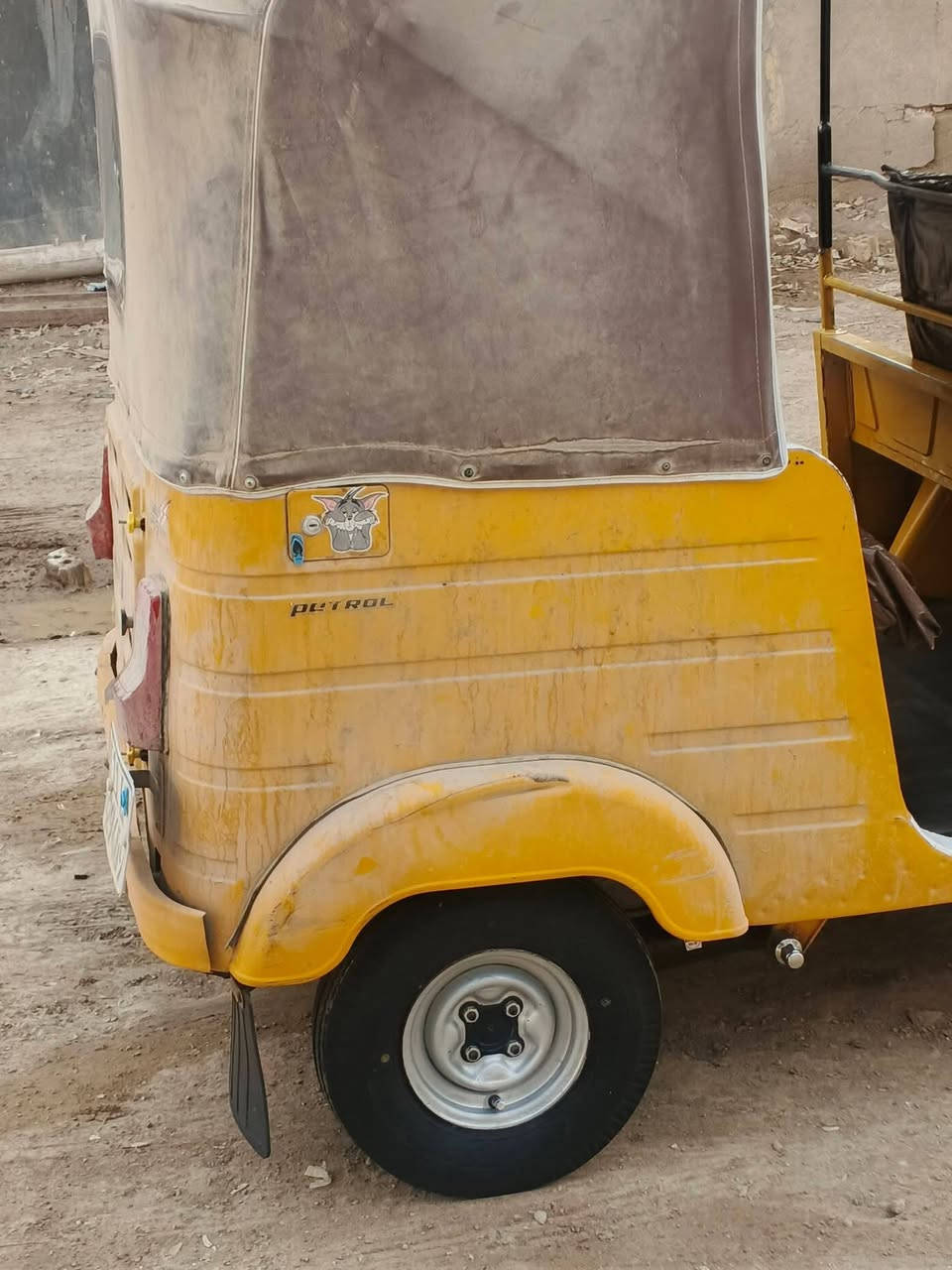 سلام عليكم شباب تكتك للبيع 2019 شهر 7 بيه ضره بل لغد وراجع عل بارد وتجي ونشوف بعينك السعر 6250وبها مجال حك الجيه العنوان بغداد النهروان *********** ما متواجد عل فيس المو شراي لا يتصل
