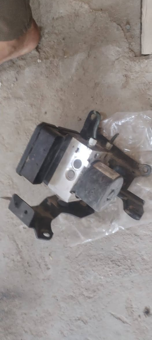 سلام عليكم غراض مال سياره بافندر وسبير مال سياره السبير نضيف السعر 400 وبيهن مجال قليل مكاني ميسان العماره الرقم *********** تصال عله هاذه الرقم

