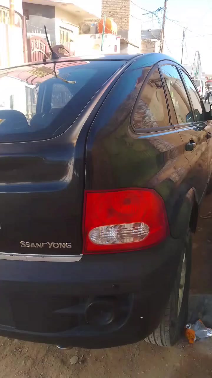 السلام عليكم  مراوس بسياره مرسيدس نظيف نظيفة...سياره سانك يونك كوري موديل 2007 مكينه كير مرسيدس يجي بلادي خراطيم. مو محور بلادي  اخواني الاعزاء السيارة خير من الله مال جنيان تجي وتشوف جميع القطع الغيار متوفرة... كير مكينه.حدادية تبريد تخم تاير جدد.  دفع رباعي شغال......
رقم سليمانية بإسم بنية من بغداد 
فقط بنيد جارد وبيها طخه ع بارد بجهة العبري بالباب اشبر..
السعر المطلوب 65 مكاني محافظة الديوانية... واتساب ***********
