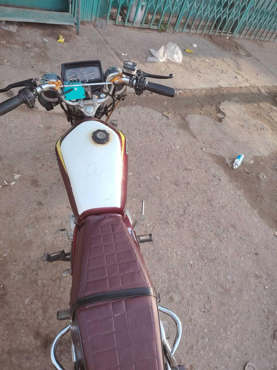 سلام عليكم دراجه يراني موديل 2022 للبيع دراجه نضيفه مال جناي خير من الله ما مفتوحه اوراق موجوده دراجه سعر ٥٠٠ وبيها مجال حك الجيه لدراحه تخبل  للستفسار الاتصال عله الرقم***********
