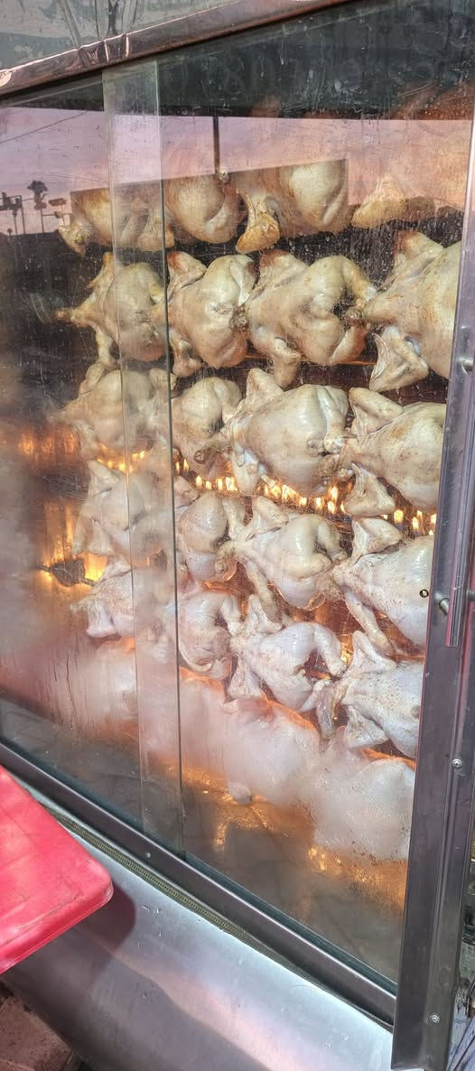 اللهم صلي على محمد والي محمد 

تم افتيتاح شواي دجاج ثانيه بخان دجاج العبيدي 
مستعدون الكافت المناسبات وبسعار تنافسيه
سعر الدجاج 10
سعر الدجاج ونص 14
سعر الدجاجتين 18
ملاحضه دجاجنه ذبح ولايسه مجمد

العنوان مقابل مدينت العاب دزني لاند
يوجد لدينه توصيل مجاني داخل الحمزه فقط
رقم الحجز ***********
