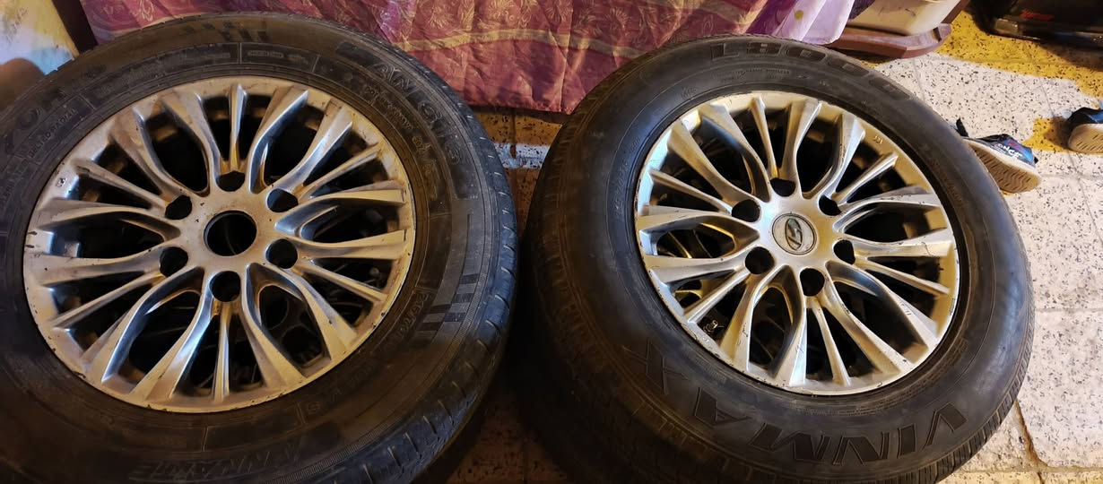 سلام عليكم البيع ويل مفتوح اصلي مال 18لا الحيم ولا فطر  ولا عواج بو الحساس بي تخم تاير جديد   سعر 300بي مجال شراي ينتصل وباخدمه مكاني بصره الهارثه ***********
