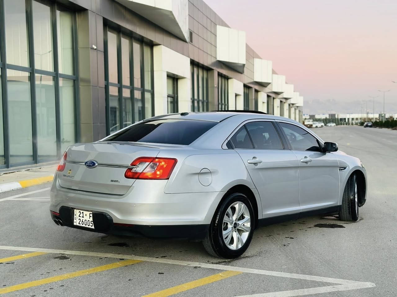 فورد تورس
موديل 2012 
لون سلفري
مواصفات SELفول 
داخل ابيض 
كشنات جلد+تدفئة+ كهرباء
كلين تايتل بدون صبخ بدون بارد 
 محرك گير شرط حدادية تخم تاير كهربائي كلة جديد شرط الفحص
سنوية لوحة جديد الحد 2029
السيارة بدون نقص 
مكان سليمانية 
سعرة 118 ومجال 
***********
