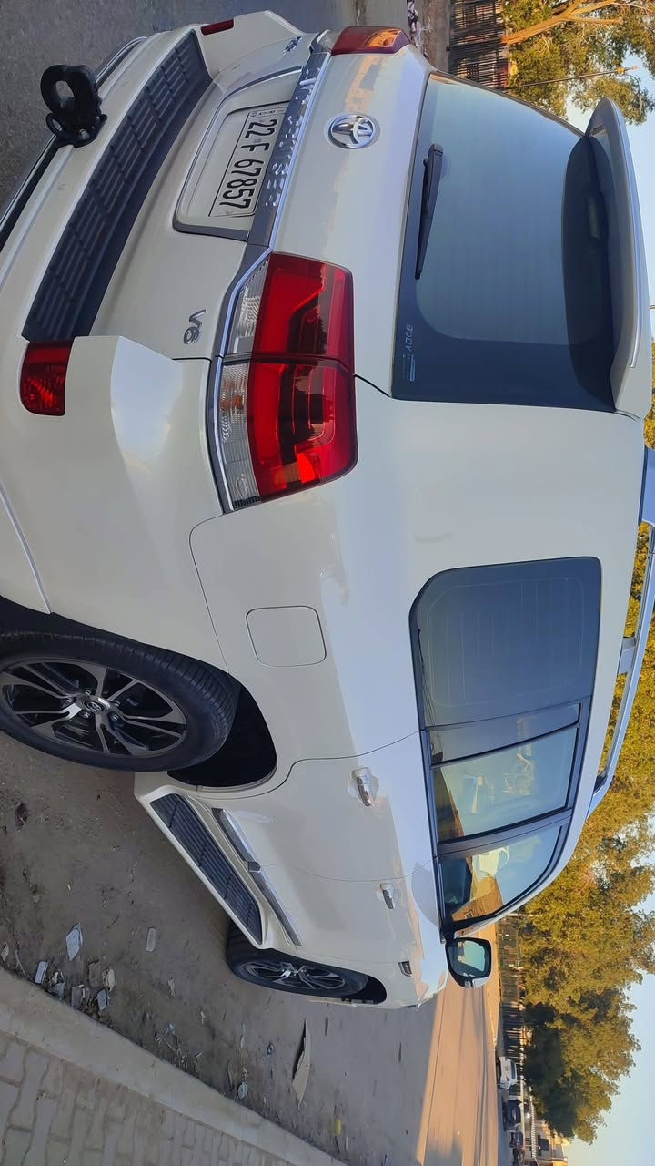 سلام عليكم لاندكروز موديل 21 
شركات ماشيه108رقم اربيل جديد بسم شركه
سيارة مكفولة من صبغ فقط دعاميه خلفيه وطعجه بل جاملغ الخلفي عله كداصبعين
مواصفات كشنات جلد كرسي واحد كهرباة ***********
بصمه تلفزيون وكامره السعر475 رقم الهاتف***********
مكاني نجف
