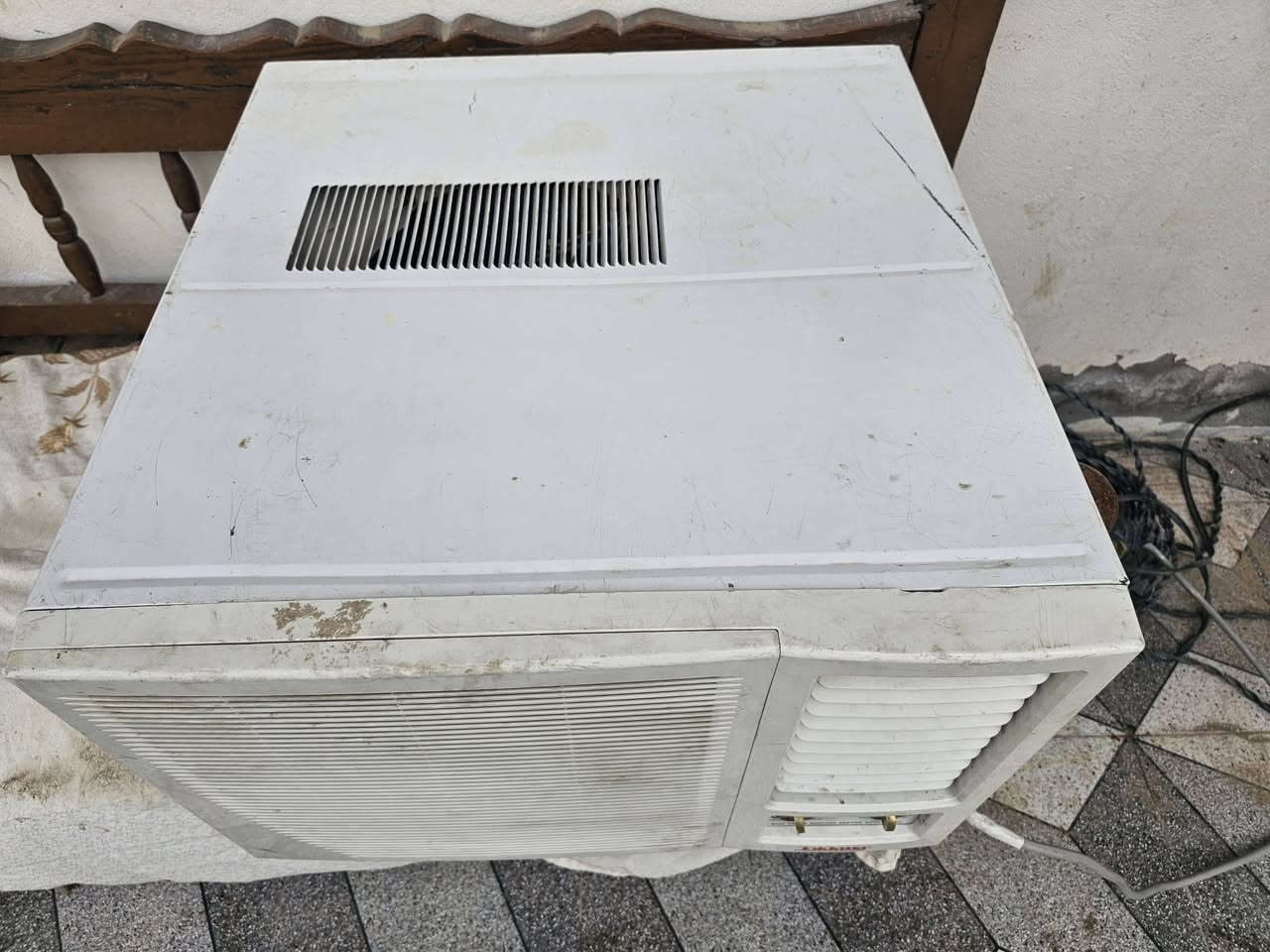 السلام ورحمة مكيف ٢ طن نضيف عل فحص تدفه تبريد شغال تفحص بيدك يله تشتري السعر 175 وبي مجال العنوان بعقوبه بهرز وهذا رقمي 
*********** بي واتساب
