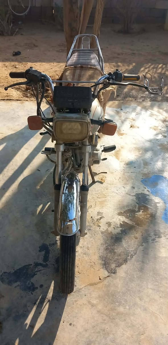 سيفان موديل 21اوراق دبلات مامي خلفي جدد تخم تاير لايت شاير هورن  سلف كامل مكاني ديالى كنعان تصل ***********
