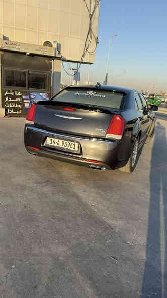 السلام عليكم 
كلايزلر اوباما للبيع سياره جاهزه باسمي محرك 3600
قطعتين صبغ الباب عكس السايق والمدكر بنفس الجهه 
وارد أمريكي
مديل 2016 اصل 
ماشية 238000km
حداده جديده
2C3CCAEG4GH12790رقم الشاصي  
مواصفاتCفتحة سقف فول 
السعر 210
للاستفسار 
***********
