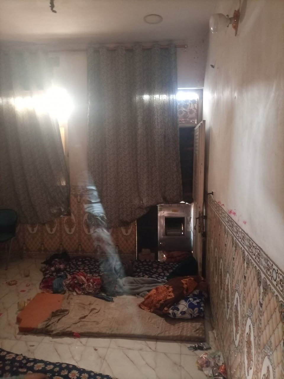 ...بيت.ضباط.الثانيه..95.متر..
.... طابقين..سكف..طابق الثاني.سندويج.
..   السعر..60..رقم الهاتف ***********
