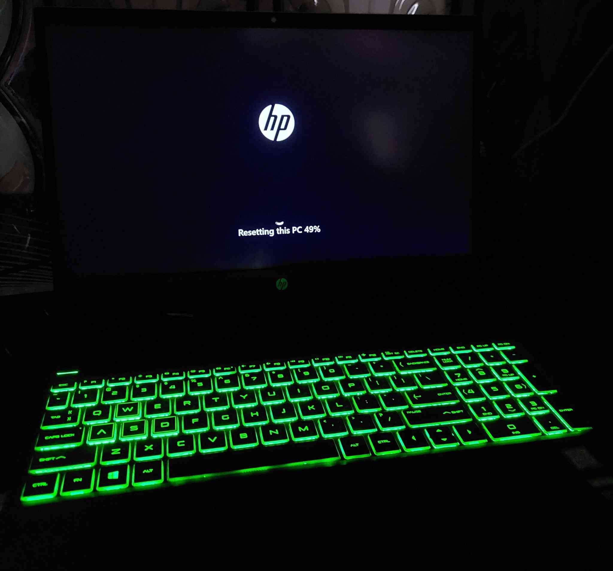 HP Pavilon
للبيع يوجد توصيل 
جهاز أخو جديد ، لا مفتوح و لا مصلح
و كل ملحقات جهاز موجودة ، و حتى كارتون الجهاز
ماخذه جديد مو مستعمل 
المواصفات :-
CPU :- Intel i5 9th 9300H (up to 4ghz)
GPU 1 :- الداخلي Intel UHD 630 8gb
GPU 2 :- الخارجي Nvidia gtx 1650 4gb
Ram :- 16gb ddr4 Samsung 
Disk 1 :- m.2 SSD 256Gb
Disk 2 :- HHD 1tb (1000gb)

الشاشة قياس 15.6 
الكيبورد ضوئي 
التبريد الجهاز جداً ممتاز ، لا يحتوي على أثنين مراوح و مشتت حرارة كبير و أثنين مخارج للهواء الحار
و الشاحنة الأصلية ، بقوة 150w
ملحقات :-
حقيبة لابتوب من HP و ماوس HP

واتساب فقط ***********
