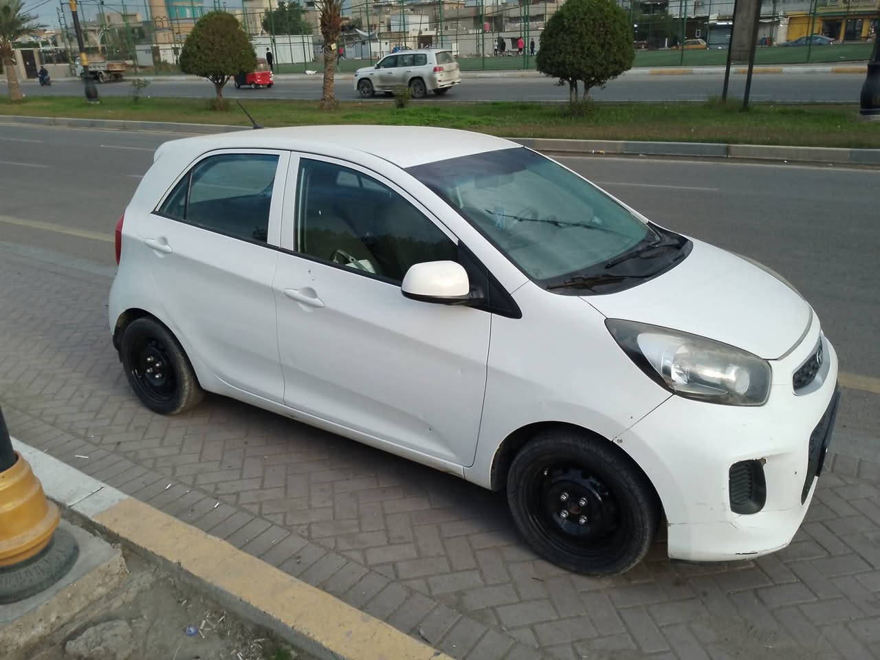 السلام عليكم كيه بيكانتو موديل 2017 بسمي هزه جديده رقم جديد دوالي رقم اربيل تحويل  ثاني يوم سياره مكفوله من لضربه ولكص ولصبغ من عدا لبلاستك لحديد مكفول ترايك وين ميعجبك سياره مال جناي اي نقص مابيهة تبريد تدفئه حداده تخم تأير سياره اي نقص مابيهة مكينه وكير   مكفولات خير من الله أو تماتيك عنواني بغداد السعر 92 وبيهة مجال الطيبين التصال ***********
