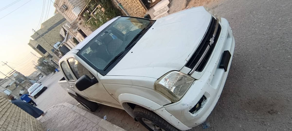 شيفر لوف موديل ٢٠٠٥
محورة مكينة ٢٥٠٠ ديلكو 
السيارة جاهزة من كلشي مابيهة نقص 
السيارة مزاد وزارة الداخلية حلة كتابهة موجود وبيها وكالة أم الباركود بأسمي 
الرقم *********** بي واتساب
