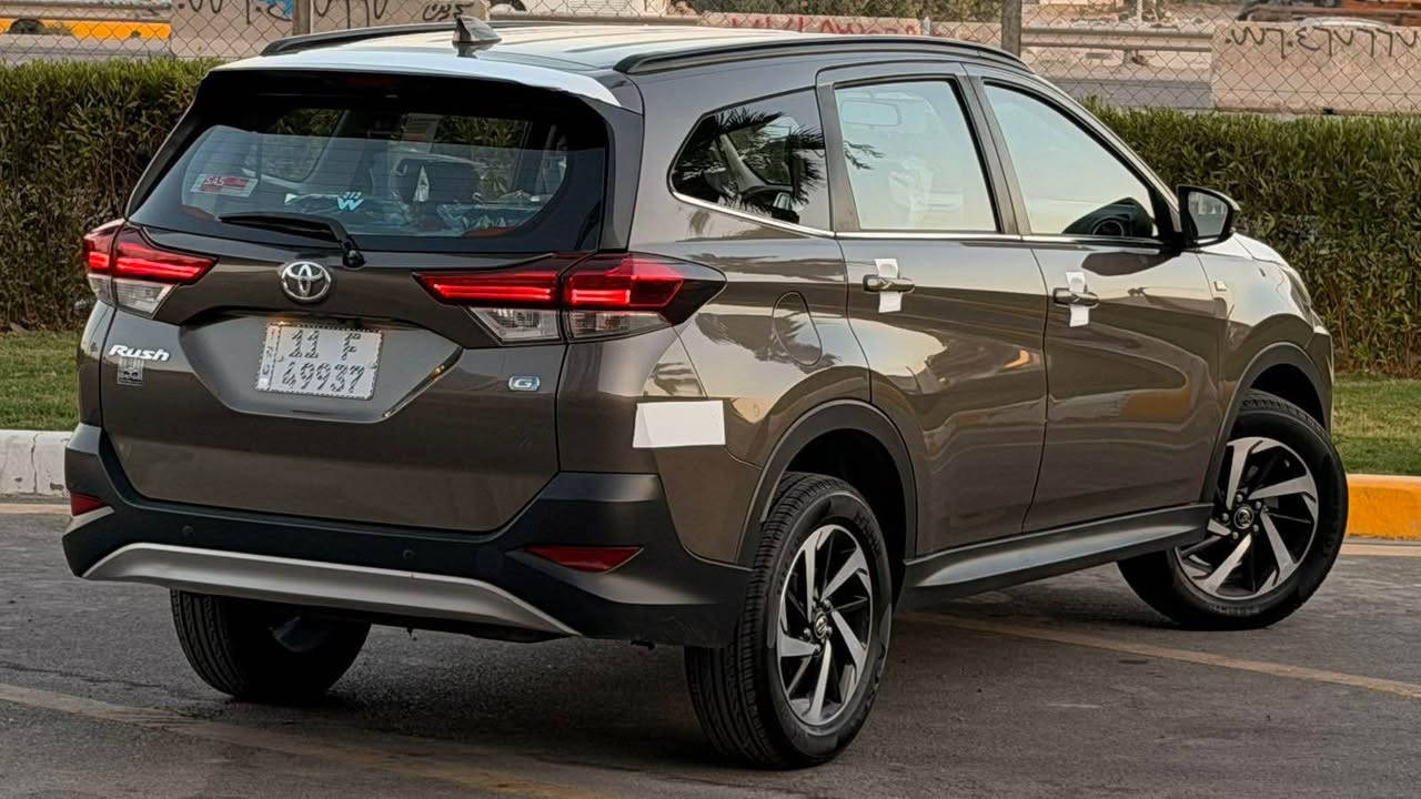 السلام عليكم اخوان 
(فقط بيع  محتاج فلوس )
ماكو هيج سعر بلعافيه على الياخذه

تويوتا راش TOYOTA  2020 خليجي ساز

محرك 4 سلندر 1500
كير اوتو

المواصفات

بصمه 
شاشه كبيره
كامره خلفيه 
تحكمات ستيرن
حساسات خلفيه
السيارة 7 راكب 
نظام اقتصادي الوقود ECO💯
نظام مانع انزلاق ABS
نظام الثبات الإلكتروني ESP
دشبول خياط
داخل لونين
تبريد خلفي منفصل
اشارة بالمري
لد نهاري
لايت زنون(عالي+ناصي) LED
بك لايت LED
بك لايت ضبابي
ويل كب قياس 17 
اخوان سياره جاهزه للاخير 
سياره مكفوله بدون قطره صبغ
مكان السياره بغداد 
السعر 139 ورقه  ( ماكو هيج سعر محتاج فلوس)
للاستفسار (.***********) بغداد, العراق
