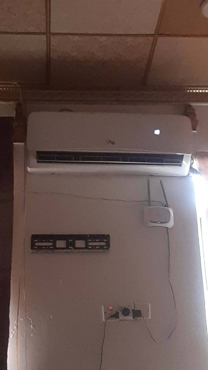 سلام عليكم سبلت طن ونص نوعيه سمارت جديد صارله شهرين من اخذتو مستعجل ع بيعو سعر 350وبي مجال عنوان موصل حي القاهؤة 
***********خاص مفتوح
