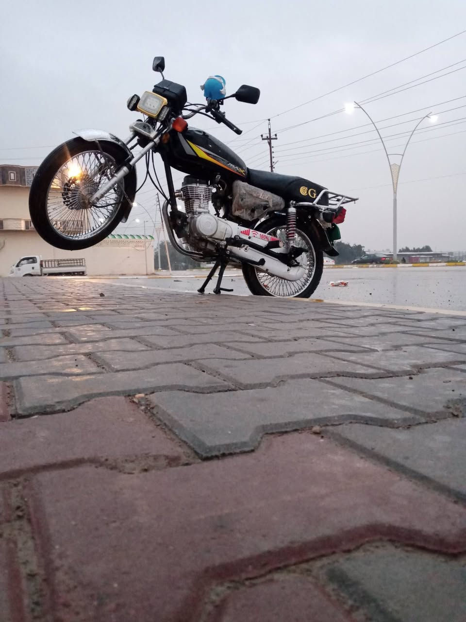 السلام عليكم دراجه للبيع موديل 2023شرط كهربائيات كلهه شغالة دراجه متحط عليهه ربع السعر 550وبي مجال ***********/***********مكان تكريت
