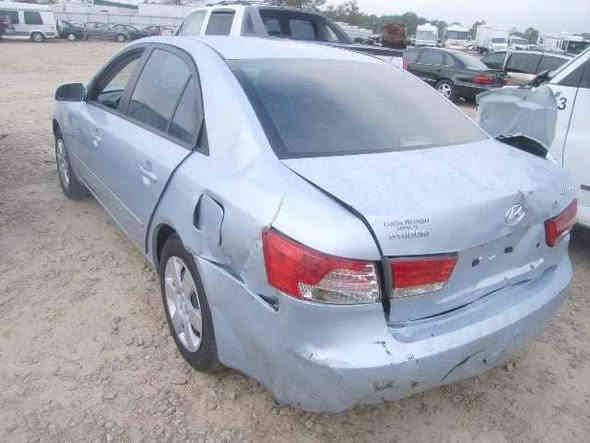 السلام عليكم لبيع سوناتا رقم بغداد بسمي  موديل ٢٠٠٧ وارد أمريكي حادثهه خفيف وصور الحادث مرفقه بالمنشور السياره مصبوغه حزام أثر جراد السياره جاهزه من كل النواحي السعر ٩٦ وبيهه مجال بسيط لشراي الشراي يتصل ويدلل مكان السياره واسط الكوت مركز المدينه رقم الهاتف ***********
