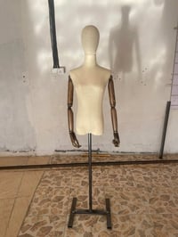 ئه م بوكانه مان هه يه بوفروشتن  ره سمى بوكه م بؤبنيره نرخيت بى ده ليم ...