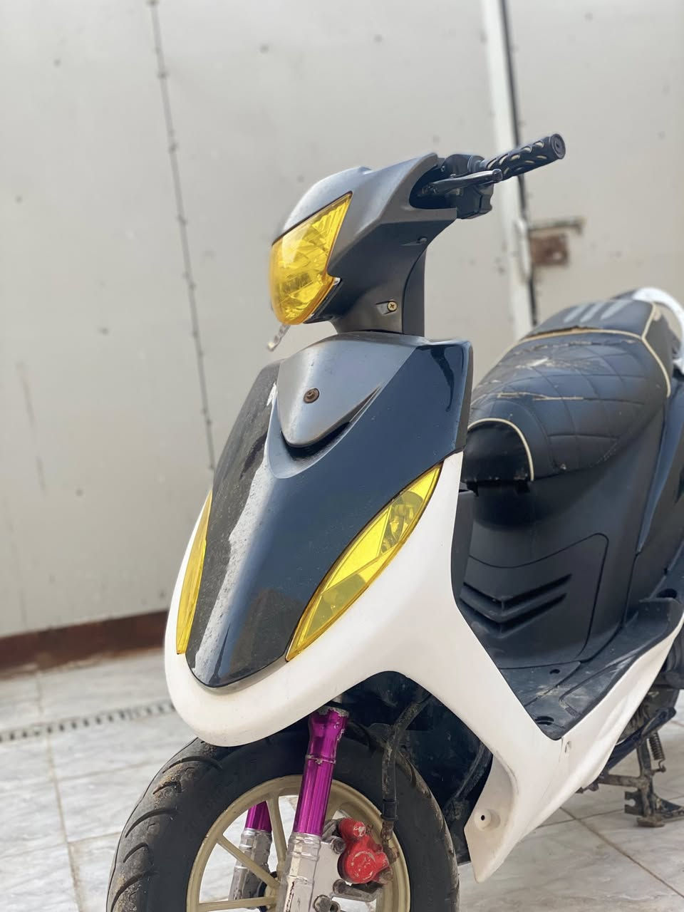 سلام عليكم
شباب دراجه ماكس عداله نضيفه 

كهربائيات كلها شغاله 

ويلات تزويد 

دبل خلفي امامي تزويد

كزوز csرياضي 

يدات برية وسكليتر تزويد 

سبايدر كاربون فايبر 

مكينه مبوشه 49 مفتوحه مره وحده 

دراجه خير منالله 

(سعر 700 وبيها مجال 

 مكاني البصره الجزيره اليوبه  )

***********
