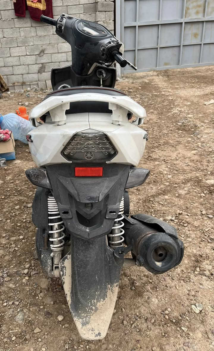 السلام عليكم اخواني دراجه ج تي آر  مال ركبه نظيفه تقريب صار 18 يوم نزلتها من الرمبه عارضها للبيع مكاني بغداد البلديات يو ان رقم الهاتف *********** السعر مليون وربع وبيها مجال للشراي
