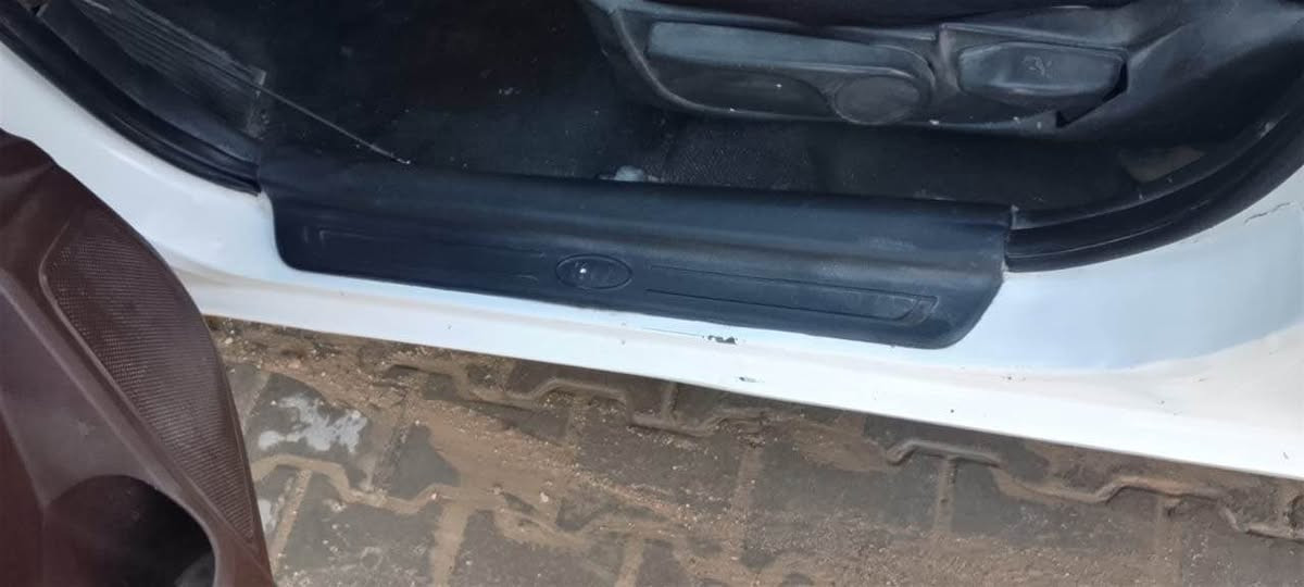 السلام عليكم سيراتوا 2011 بأسمي رقم بابل بيها كصه قماره مصبوغه عام كير ومكينه جدد حداديه 70/100 تخم تاير جديد ب74 وبيها مجال مكانها نجف مامتواجد ع الفيس *********** النجف, العراق
