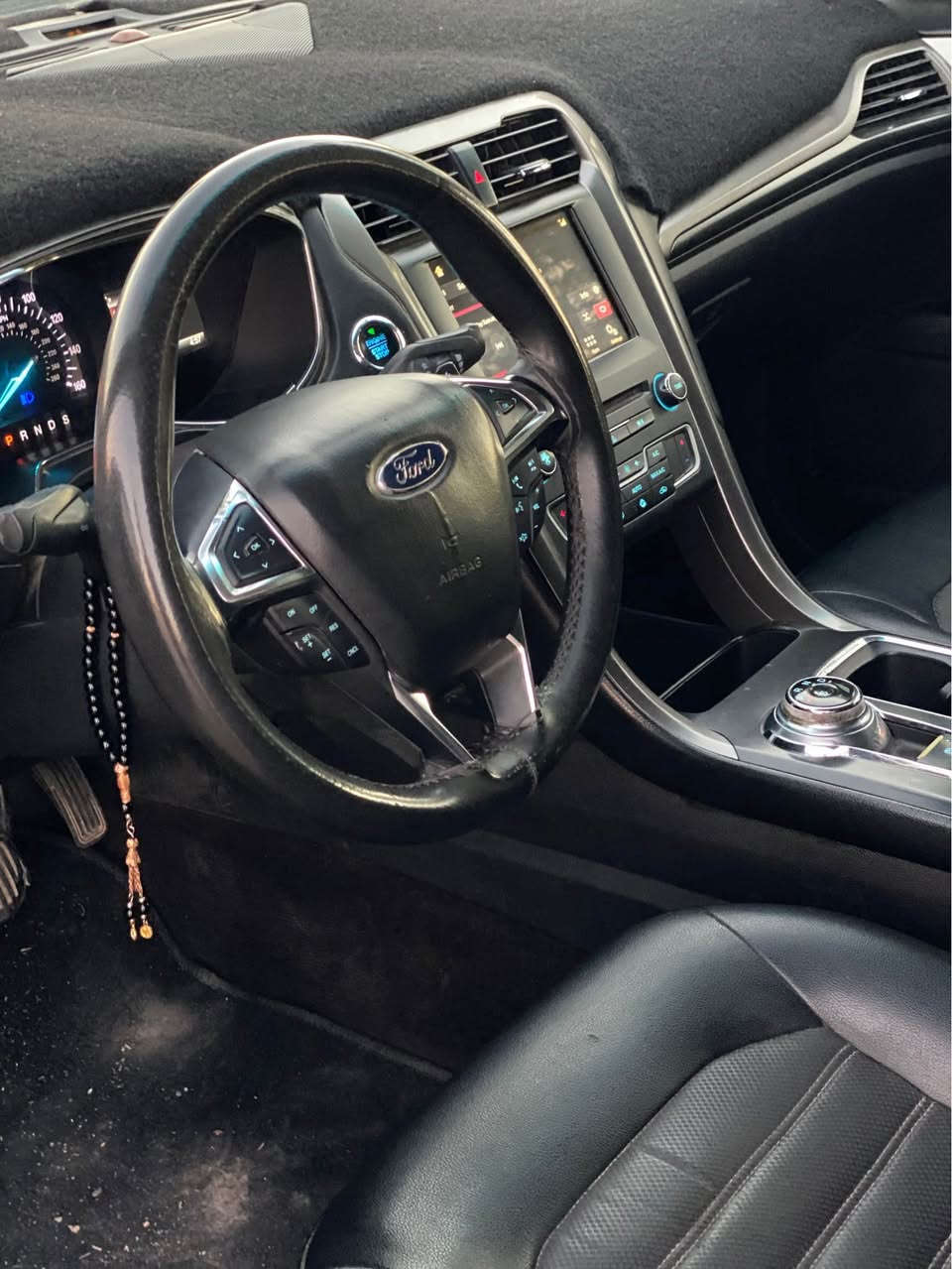 فۆرد فیوژن 2017 SE ڕەشی قەتران

سێ پارچەی بۆیاغە بێ ناوگرتن 

پشت و پێشی کەپسە

فوول مواسەفاتە تەنها سلاید نییە 

بەسمەیە،برێک بەسمەیە،AUTO START STOP 

شاشە گەورەیە ، گێڕ ماوسە کوشن جلد و کارەبایە

***********
*********** أربيل, العراق
