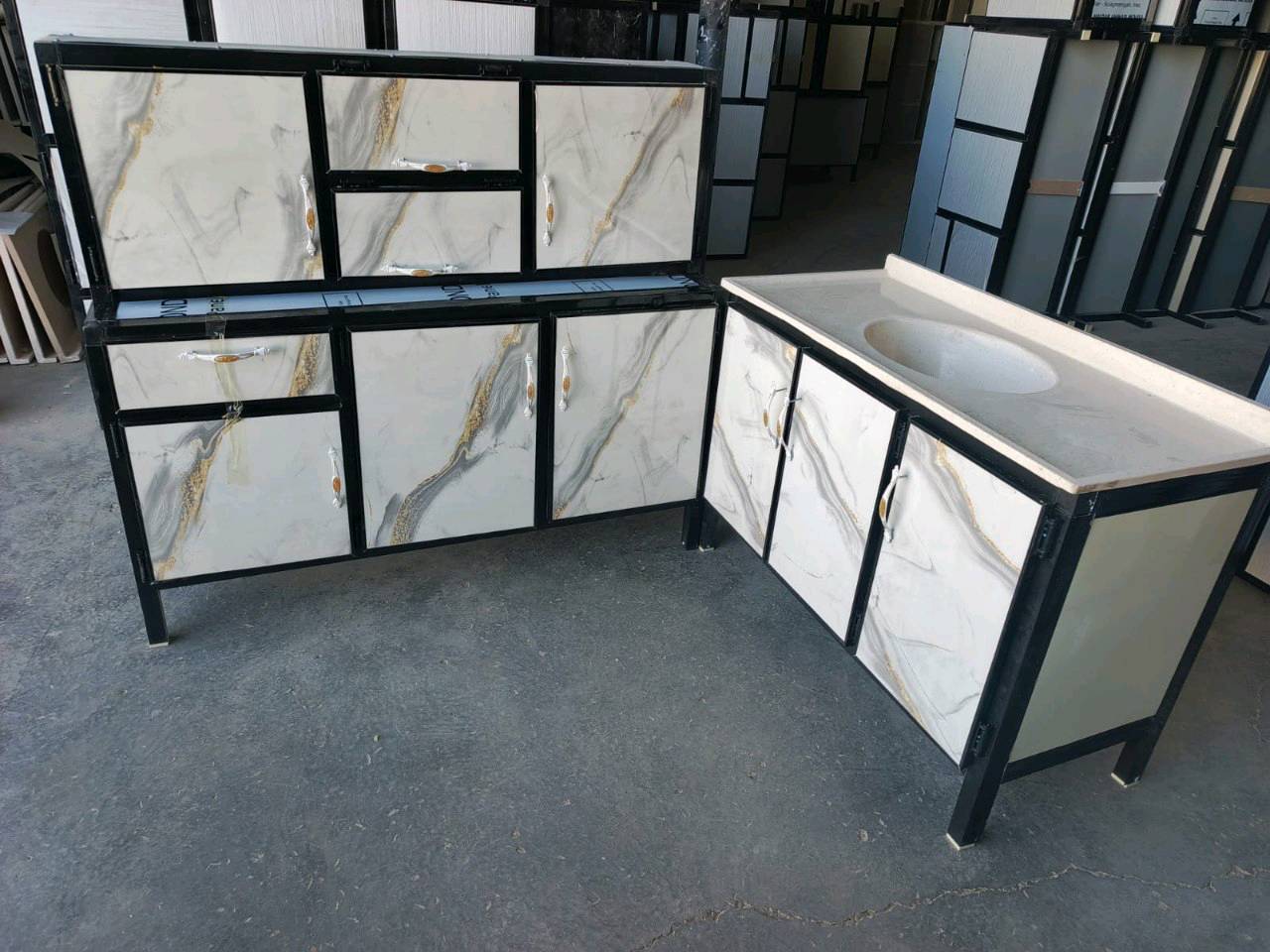 كاونتر مترونص  ارضي.وملحق مترونص  

وسنك متر و 20 سم . 

السعر  225
توصيل لجميع المحافظات العراق 

الاحجز والاستفسار راسلو الصفحه