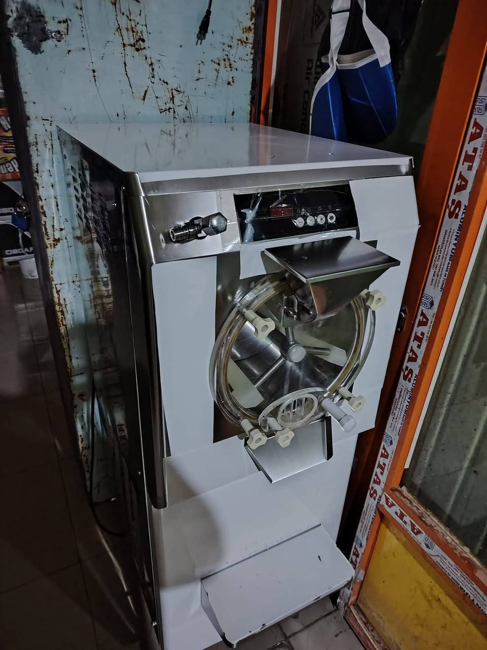 ماكنة دي اس ممتازه بحاله جيده نضافه 95%استخدام موسم  فقط شهرين 
اي نقص ما بيها كامله عالفحص بسعر مناسب 
+بلانكات ايس كريم 12بلانك نفس اللي بالصوره 
ديالى قضاء الخالص جيزاني الجول 
ماسنجر موجود


**إذا كنت صاحب هذا الإعلان وتريد حذفه لأي سبب، رجاءا أرسل رسالة إلى الدعم الفني**