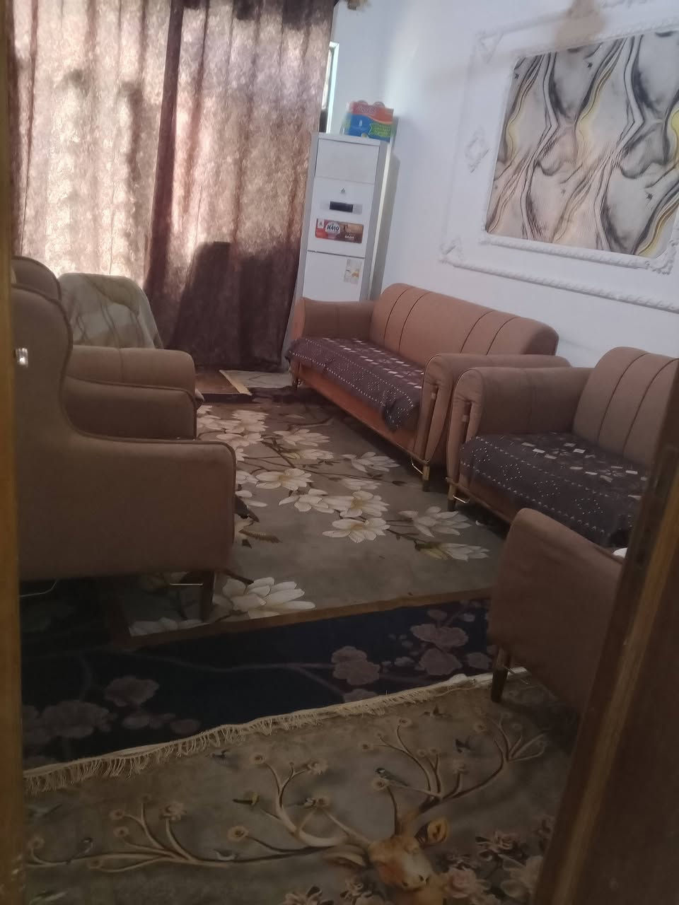 بيت للبيع
موقع كربلاء طويريج حي سلام مقابيل طاقه 
ماسسه بي كهرباء  مجاري و مي كامل 
بي ستقبال ووهول و غرفتين فوك و جوه و مطبخ و حمامات 
مساحه 150م  
رقم الهاتف ***********
