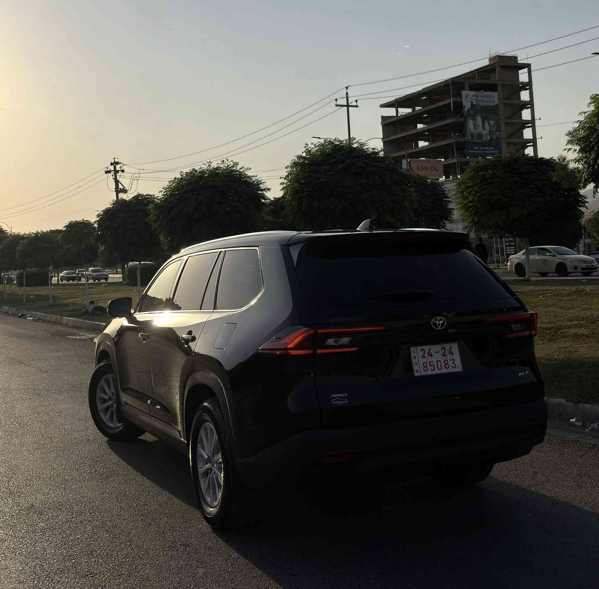 سلام عليكم
للبيع او المراوس 
السعر 353 وبيها مجال للشراي

تويوتا كراند هايلاندر 2024 ماشية 8 ميل بعدها زيرو

بيها باب صبغ وجاملغ تبديل شركة بدون ايرباكات ما عدا ايرباك التكمة 
رقم الشاصي : 5TDAAAB56RS020442

مواصفات XLE AWD
كشنات جلد وكهرباء 
دفع رباعي
تدفئة بالكشنات
تدفئة بالستيرن
7 راكب 
شاشة كبيره وعدادات شاشة
بصمة تشغيل وابواب
تبريد 3 مناخات 
3 قطع تبريد 
وضعيات قياده
هاندبريك بصمة
لايت اوتو
لايت زينون 
صندوق كهربائي
بردات حلفية
محافظة على المسار
نقاط عمياء
رادارات امامية وجانبية وخلفية
اوتو ستوب 
مانع انحدار

رقم الهاتف : 
***********
***********
