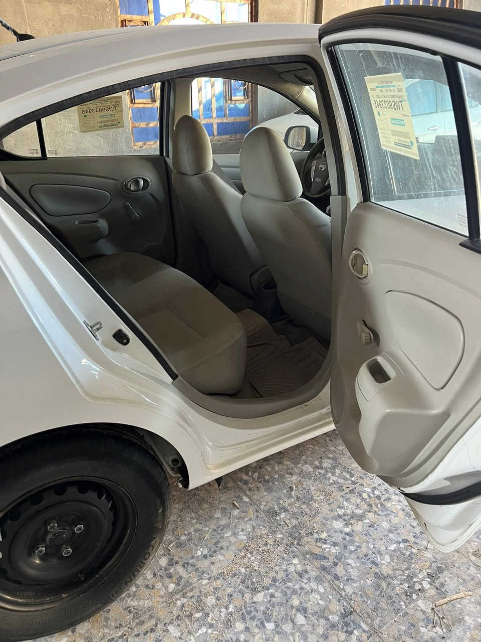 سلام عليكم  ( بصره شط العرب جزيره )
سياره للبيع نيسان سني هندي بليته زركه مديل 20 سنويه جديده لل 31  بسم ولد صديقي بل  بصره  مو بسم كردي وعدي وكاله بيهه  سياره جاهزه من كلشي ماشيه 90 الف كفاله من الضربه القويه بيهه كم بارد خفيف  السعر 107 وبيهه مجال البصره شط العرب الجزيره  ***********
