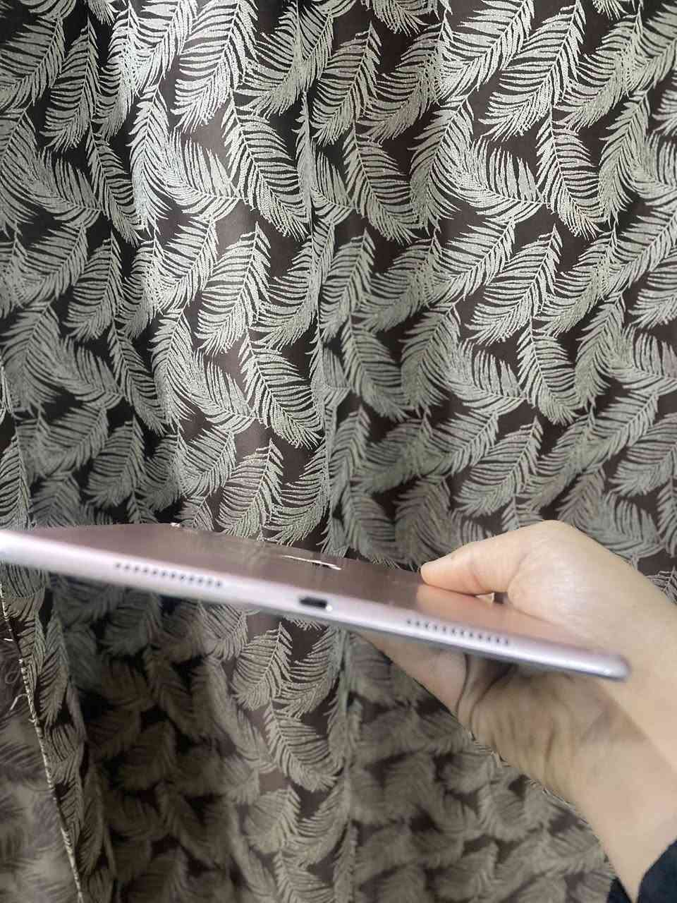 السلام عليكم ايباد ايفون8 بي شخوط ب الشاشة وبي شوية شخوط ب الضهر مثل ما موضح بطارية شوية تصرف شحن بلبوبجي ماعرف شكد مالاعب بي بوبجي مبايل ابد ما مفتوح ولا داخل مصلح كامرتة حلوة بس من تسجل فيديو الصوت يطلع مغوش ماعرف شنو يرادلة مثل ماكتلكم ماداخل تصليح ابد ابد سعرة200وبي مجال قليل كلش مكاني بغداد مدينة الصدر  هـ ‭0776 567 3500‬
